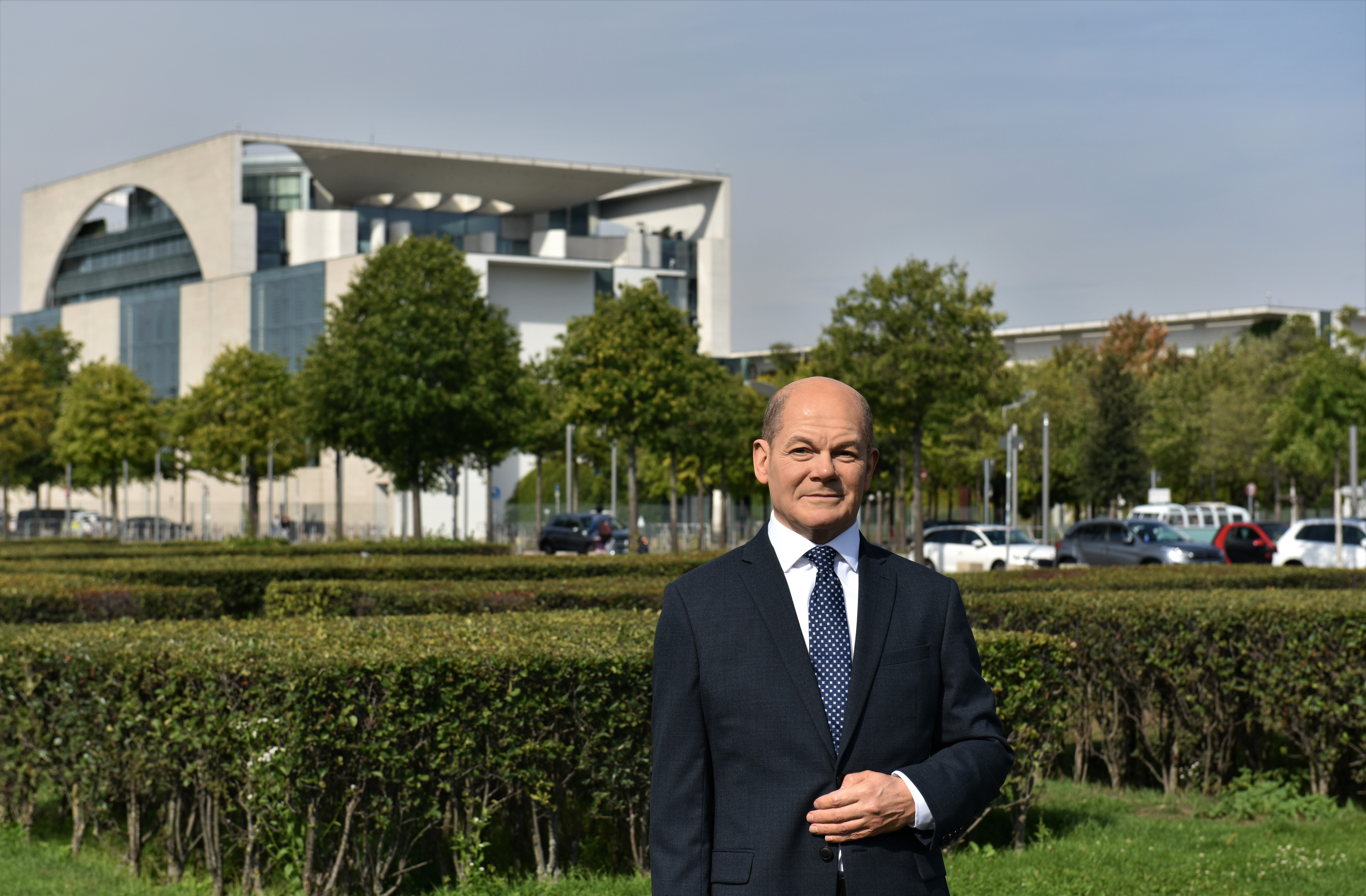 The wax figure of German Chancellor Olaf Scholz in front of the Chancellery shortly before moving into Madame Tussauds Berlin.