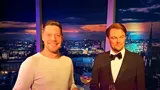 Sternekoch Robin Pietsch im Madame Tussauds Berlin mit Leonardo DiCaprio