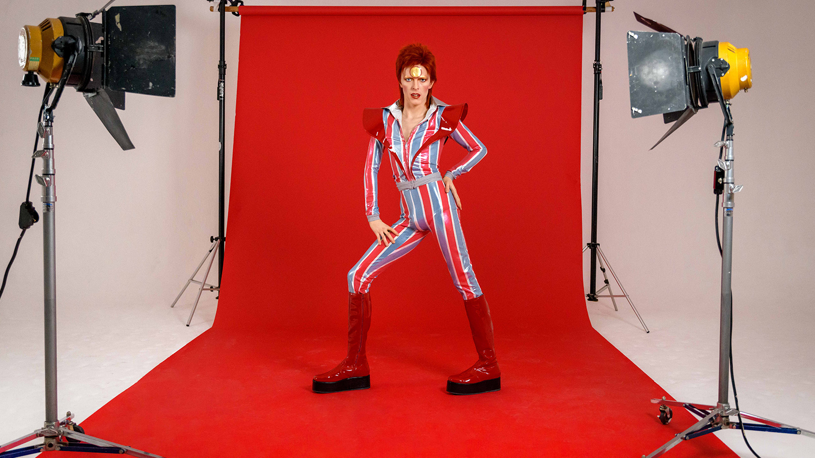 David Bowie Full Length 16X9