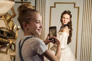 Take a photo with empress Sisi at Madame Tussauds™ Vienna