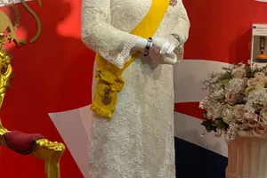 Queen1
