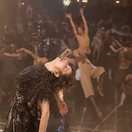 Meret Becker als Esther Kasabian aus der Serie "Babylon Berlin"