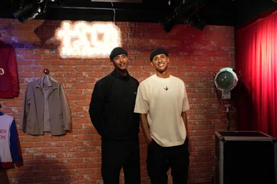 Teddy Teclebrhan enthüllt seine Wachsfigur im Madame Tussauds Berlin.