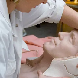 With much effort a lifelike copy of George Clooney is made
