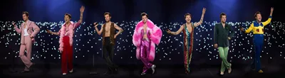 Sieben Wachsfiguren von Sänger Harry Styles wurden weltweit enthüllt. In Berlin ist Harry von Kopf bis Fuß "pretty in pink" gekleidet.
