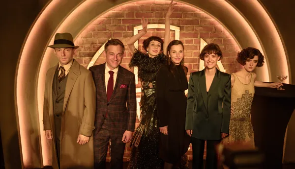 Die feierliche Eröffnung des Bereichs "Babylon Berlin mit Liv Lisa Fries, Meret Becker, Volker Bruch und ihren Wachsfiguren im Madame Tussauds.