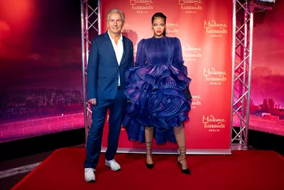 Klaus Wowereit enthüllt anlässlich des 15. Jubiläums von Madame Tussauds Berlin den neuen Bereich "Awards Party" und die brandneue Wachsfigur von Superstar Rihanna.