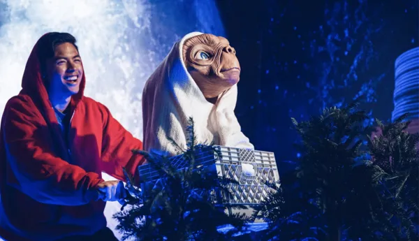 E. T. (4)