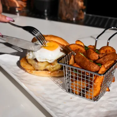 MTHR Brunch Lifestyle Savory Breakfast Burger 001