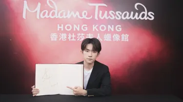 MTHK Jackson Yee Sitting (10)