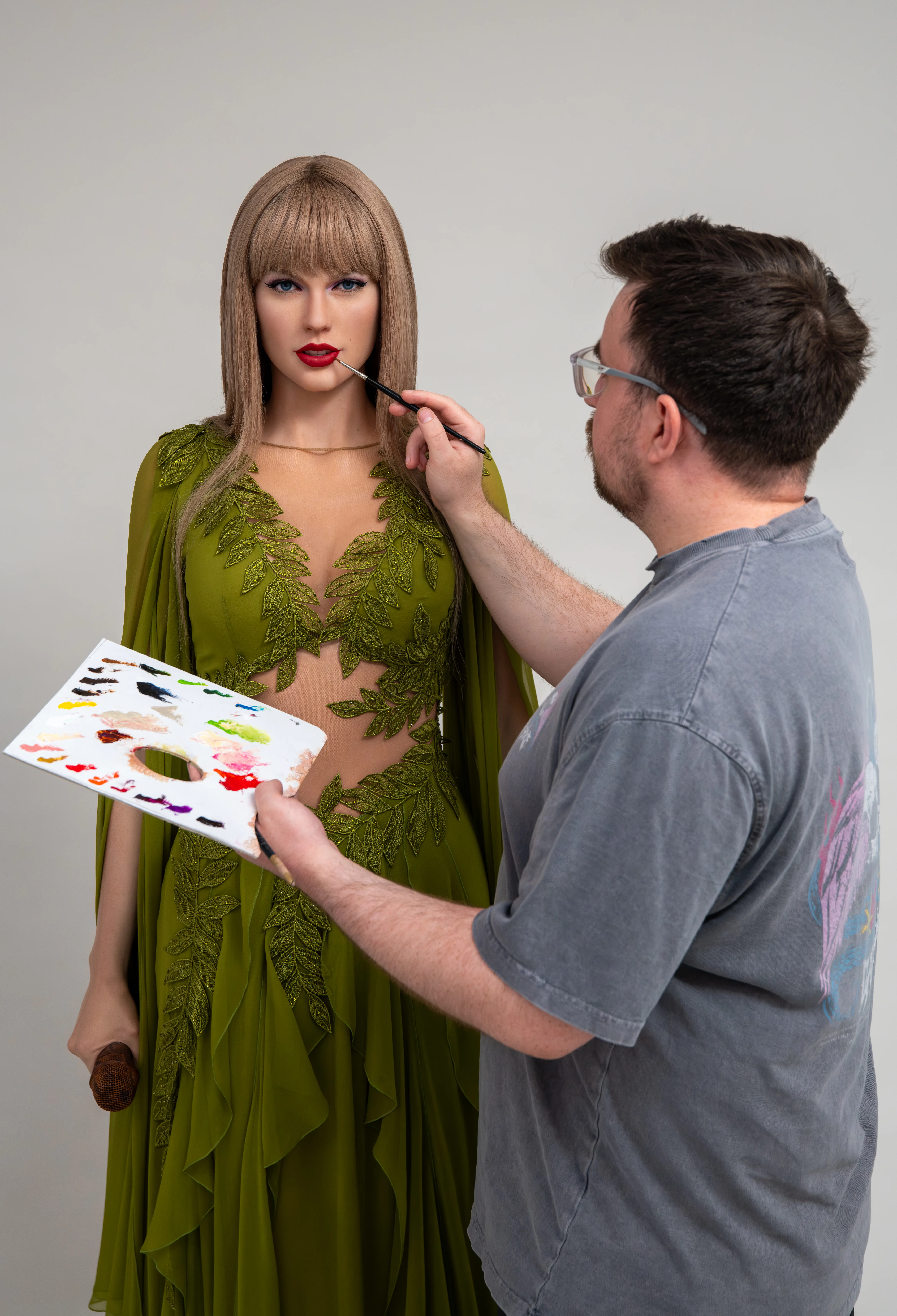 Mthong Kong New Taylor Swift Wax Figure (13)