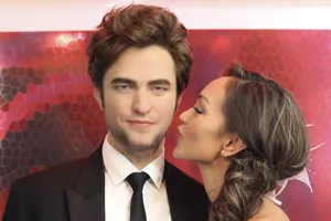 MTHK Robert Pattinson Interactive Photos