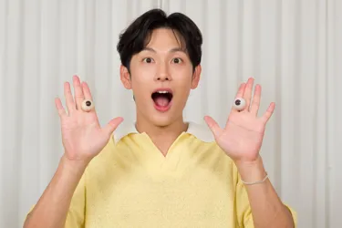 MTHK Yim Siwan Sitting Photo (4) Re