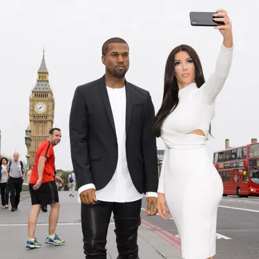 Kim Kardashian & Kayne West in front of Big Ben