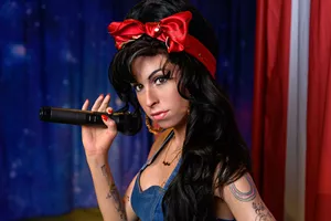 Amy Winehouse 7X5