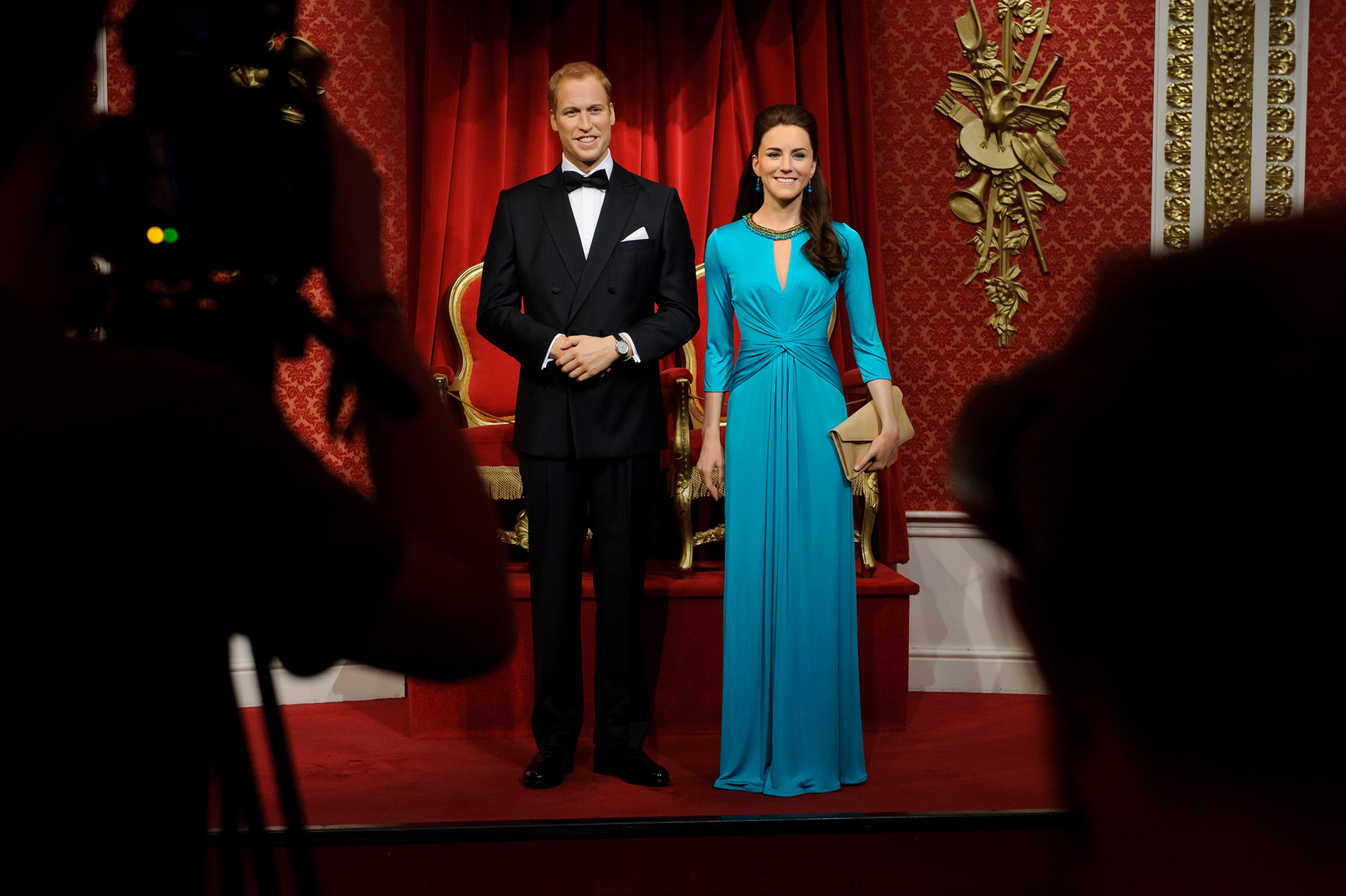 Photoshoot of Kate & William figures