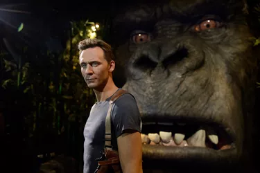 Colossal Kong next to Tom Hiddleston's figure