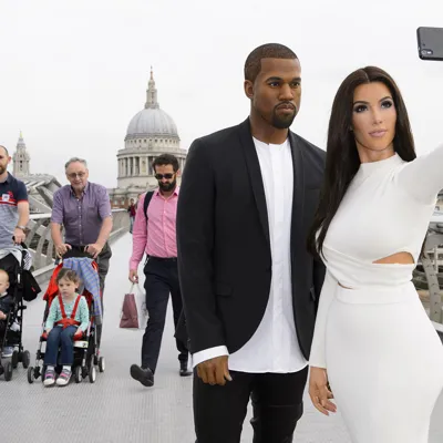 Kim Kardashian & Kayne West on Millennium Bridge