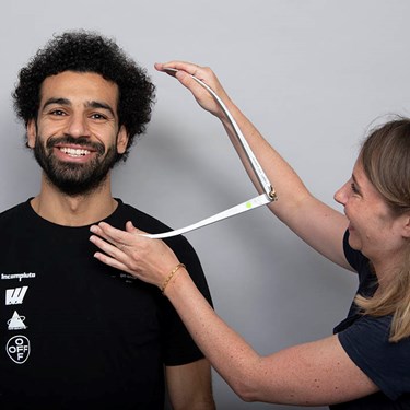 Mo Salah's head being measured