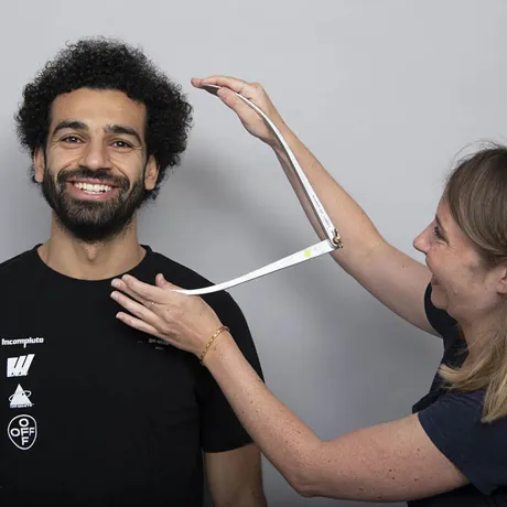 Mo Salah's head being measured