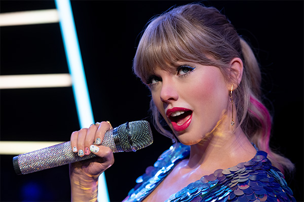 Close up of Taylor Swift's figure at Madame Tussauds