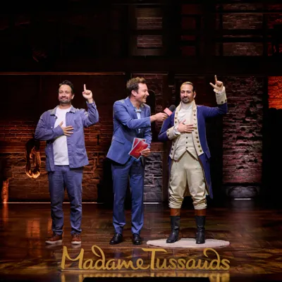 A História Está de Olho em Lin-Manuel Miranda Enquanto Ele Revela Sua Figura de Cera no Teatro Richard Rodgers — Com Jimmy Fallon como Mestre de Cerimônias