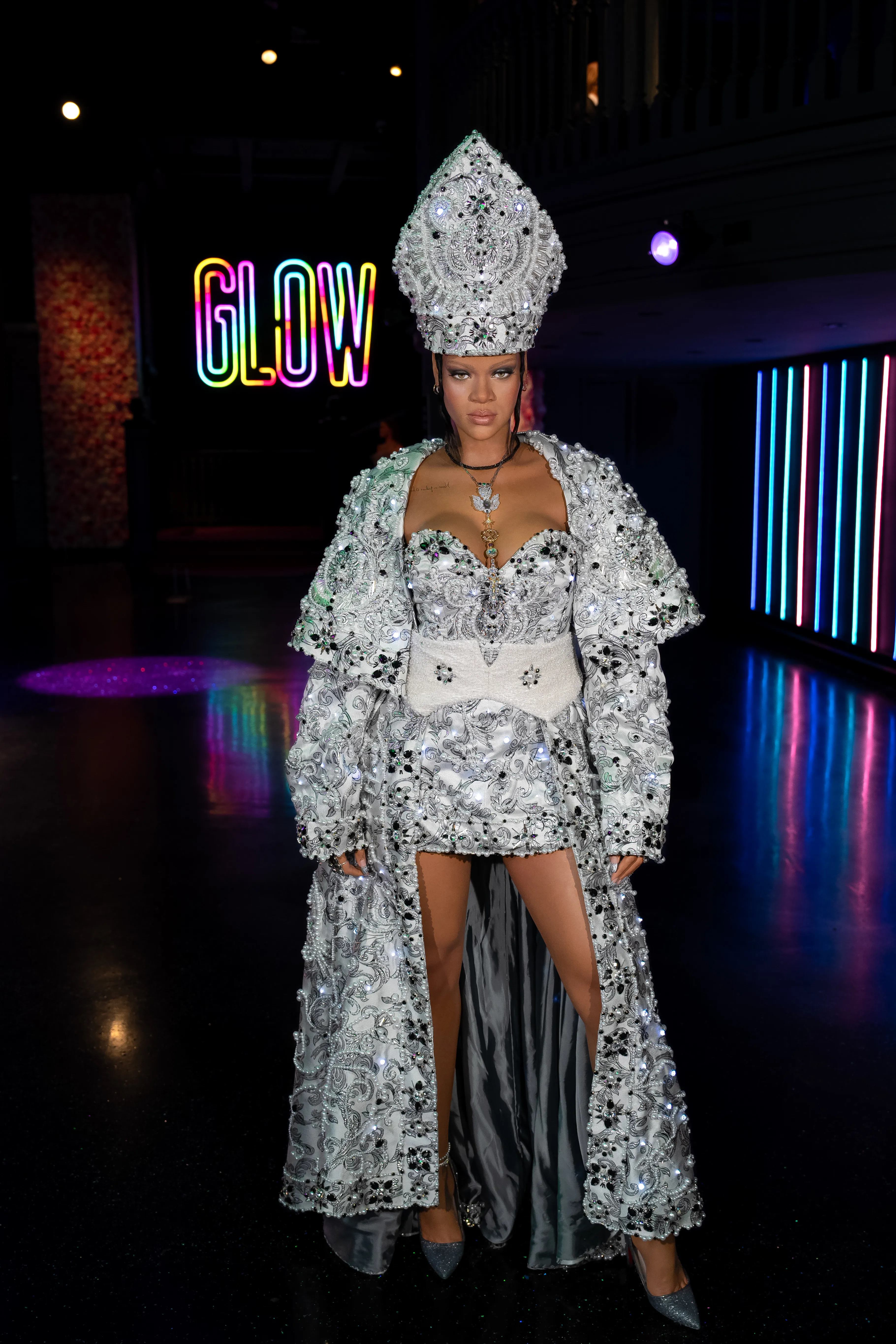 Model couture wax sale