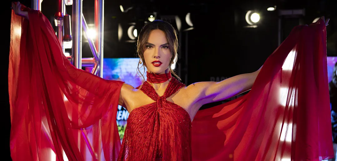 3 Alessandra Ambrosio Launches All New Fashion Experience At Madame Tussauds New York Challenging Guests To Strut Their Stuff 120519