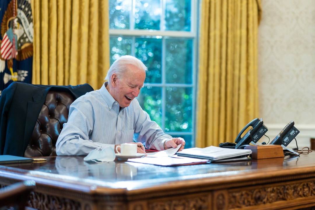 Biden Oval Office Cup Saucer Phones