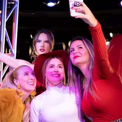 Fans With Aless