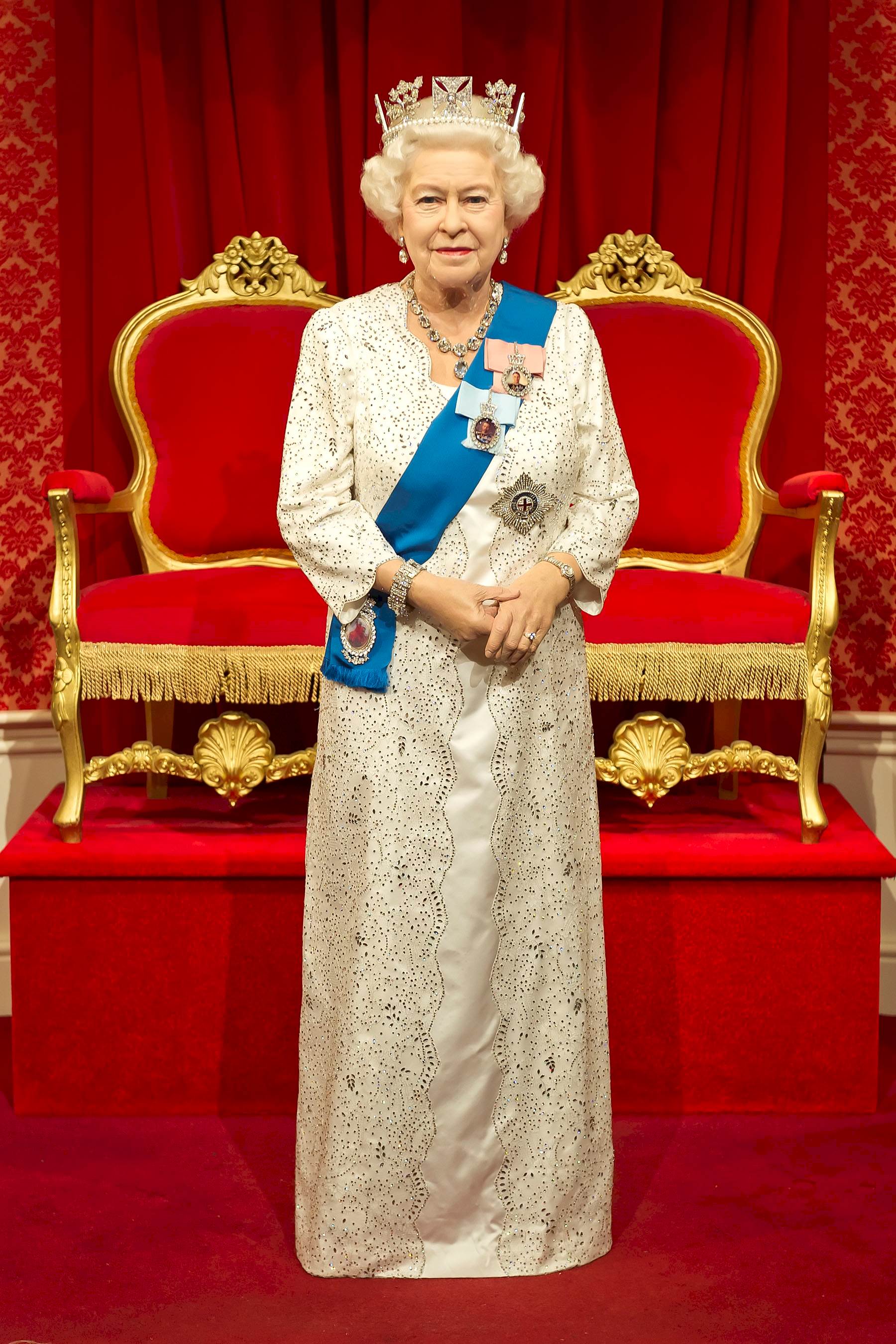 Queen Elizabeth Full