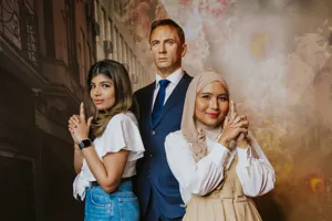 Daniel Craig