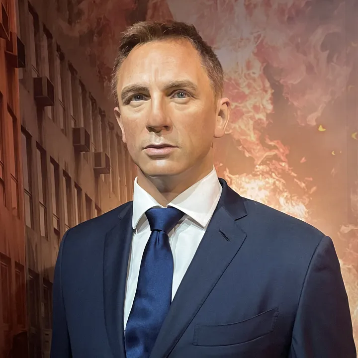 Daniel Craig