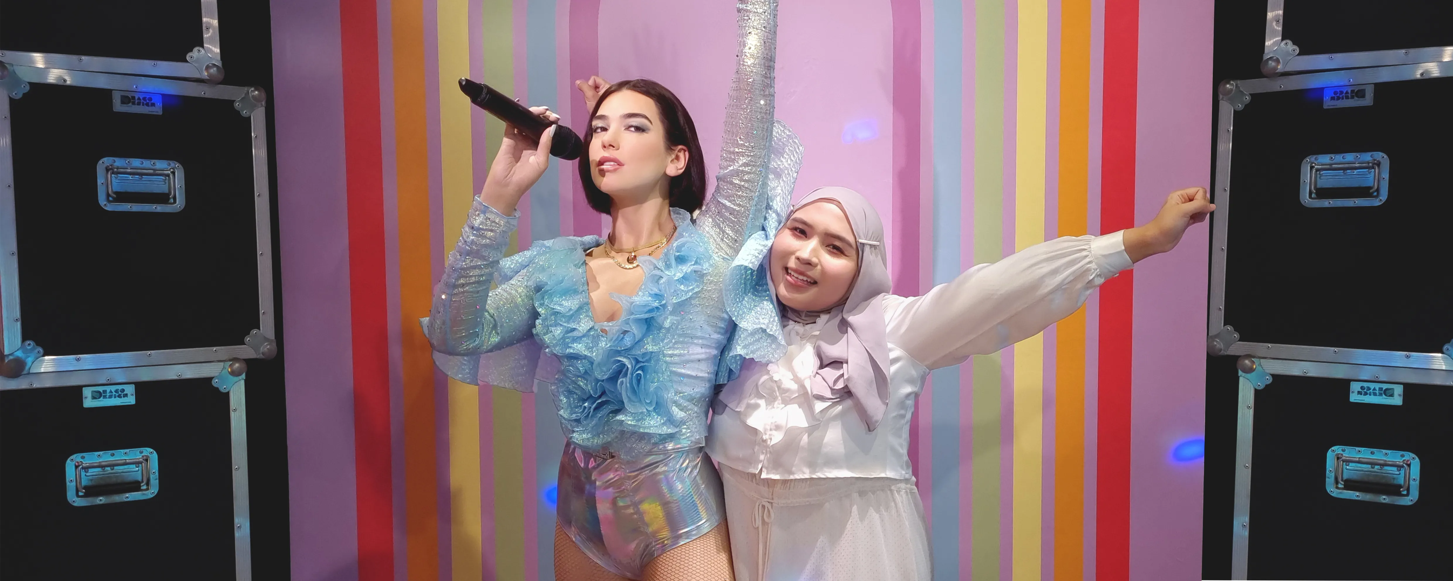 Dua Lipa Hoarding