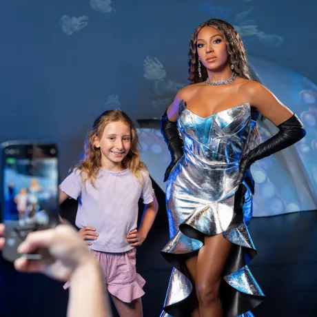 Beyonce With Guest 800X590