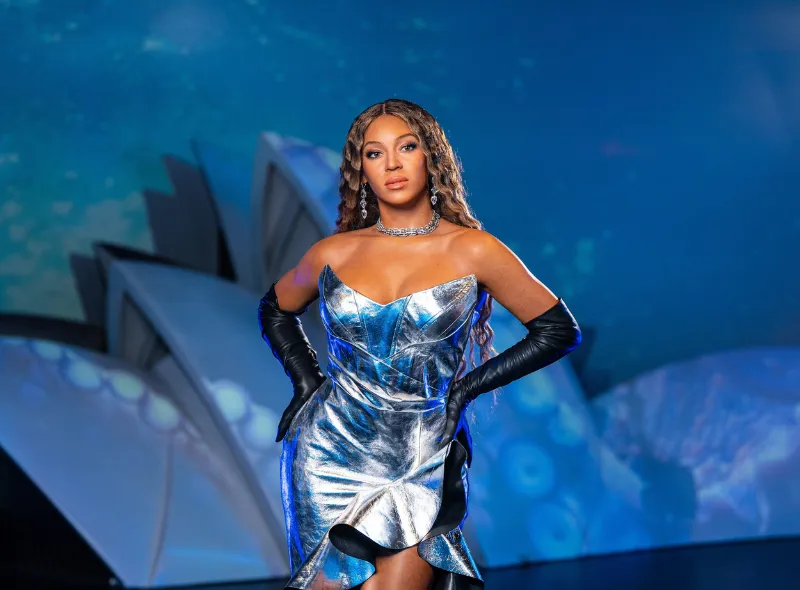 Beyoncé Close Up 800X590