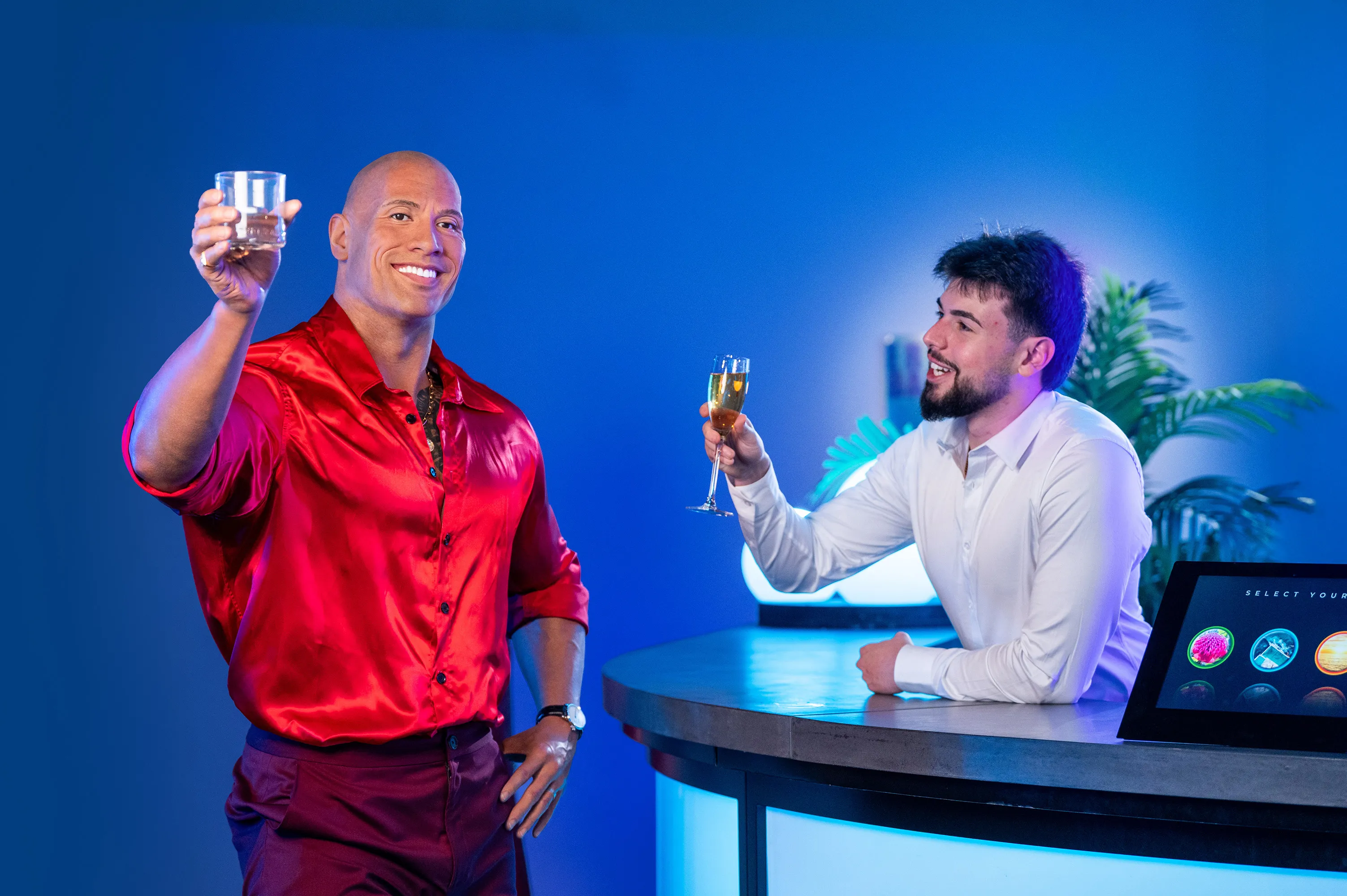 02HERO MTS Dwaynejohnson Illuminatesyd [USE GLOBAL] [EXP INPERP] Guy With Dwayne