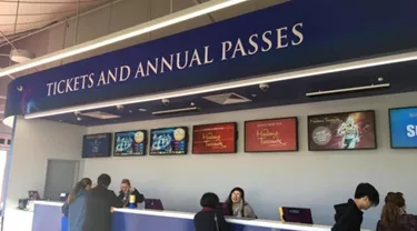 Annual Pass Desk