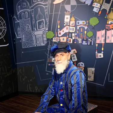 Friedensreich Hundertwasser als Wachsfigur im Madame Tussauds™ Wien