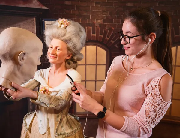 Wachsfigur von Marie Tussauds im Madame Tussauds™ Wien