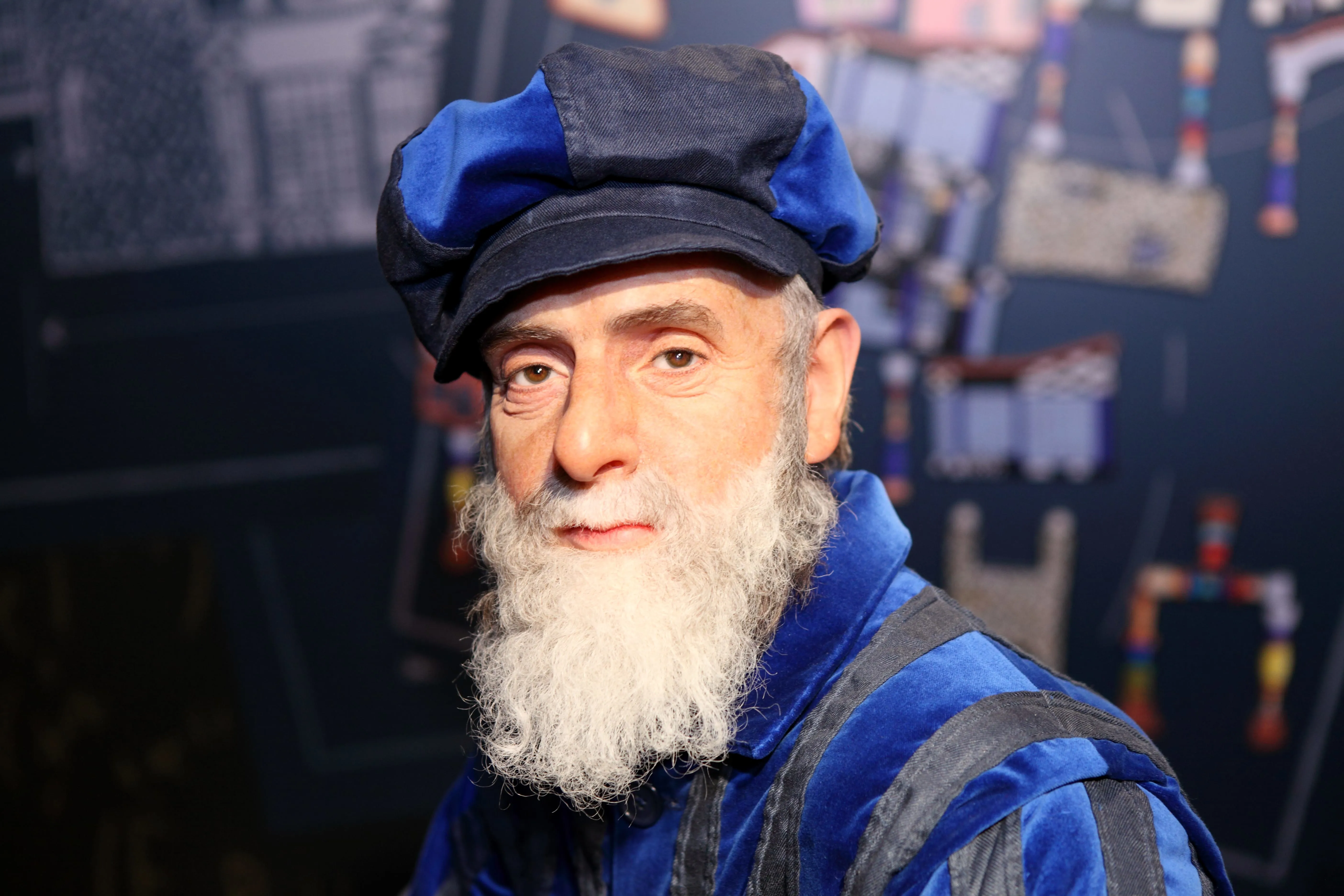 Friedensreich Hundertwasser im Madame Tussauds™ Wien