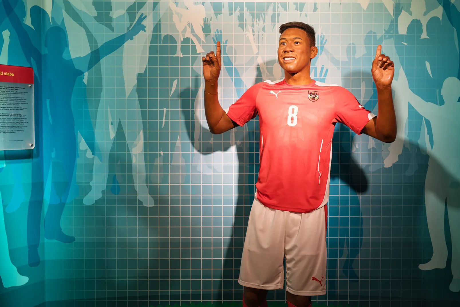 Österreichischer Fußballspieler David Alaba im Madame Tussauds™ Wien 