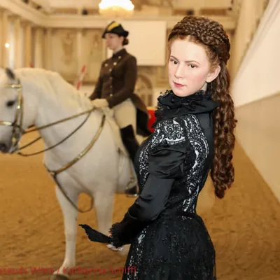 Kaiserin Sissi beim Reiten mit Madame Tussauds™ Wien