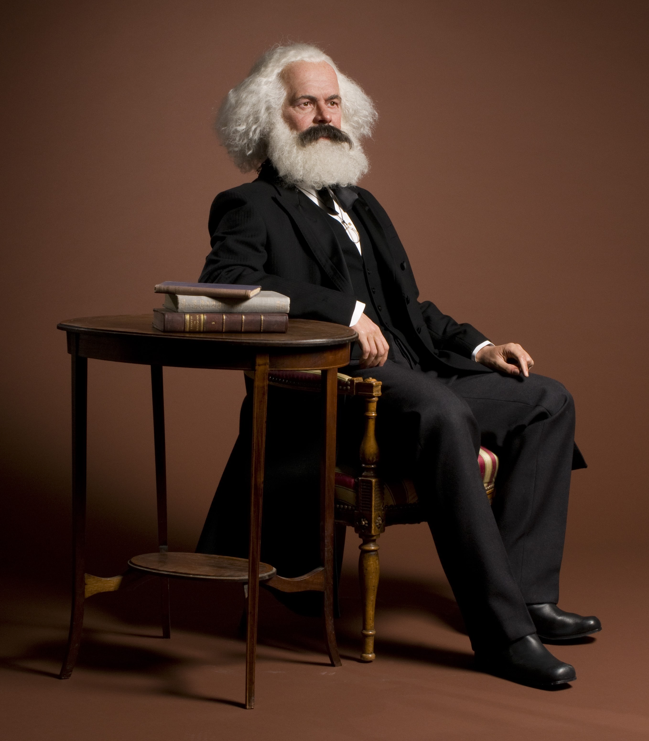 Mache ein Foto mit Karl Marx im Madame Tussauds™ Wien